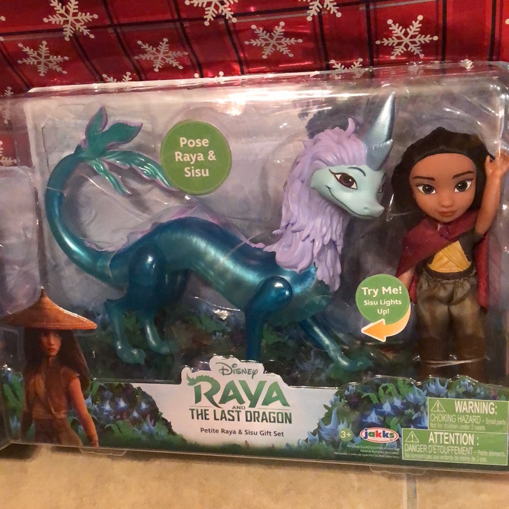 Disney Raya Gift Bundle - Picture 3 of 3